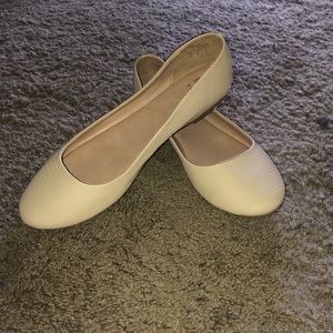 Tan flats